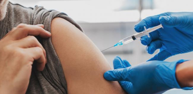 Дали вакцината е подеднакво ефикасна кај мажи и жени?