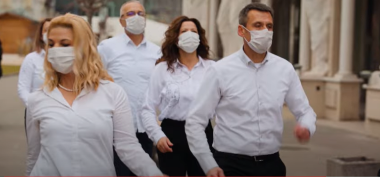Урнебесно видео: Вработени во македонска банка се хит на интернет!