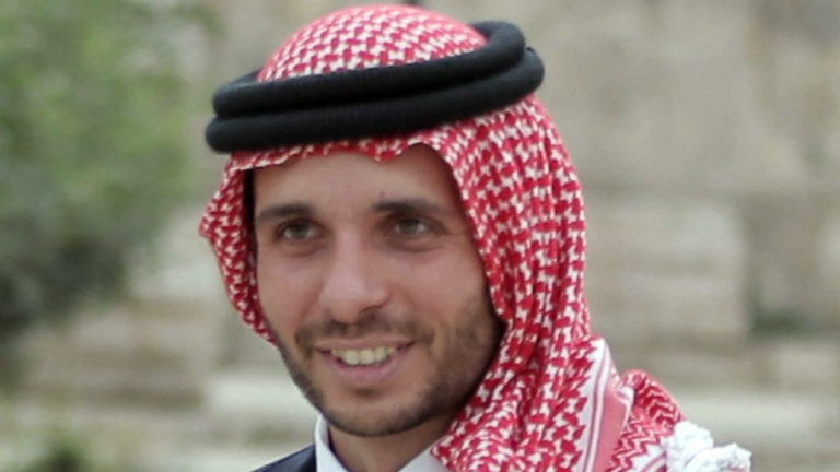 Омилен, скромен и религиозен: Кој е јорданскиот принц Хамза?
