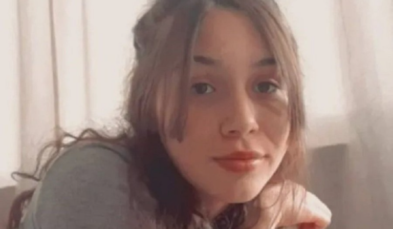 Девојче (15) се самоуби без никому да се пожали: Кога родителите ѝ ги отвориле тетратките, занемеле од шок