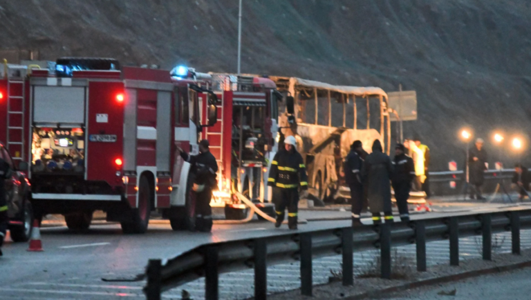 Први фотографии од запалениот македонски автобус: Жртвите се на возраст од 25 до 30 години